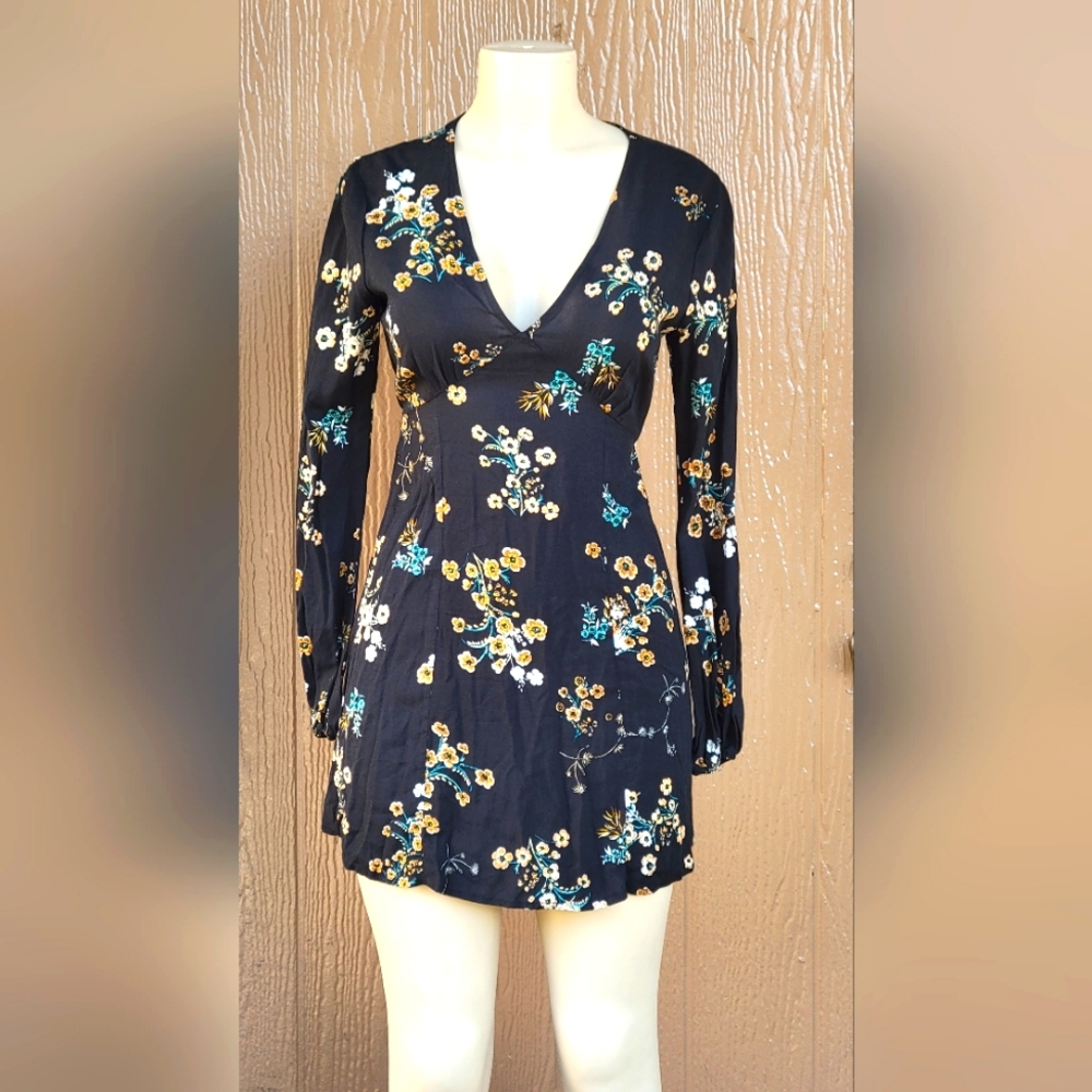 New xs floral dress